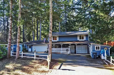 10810 Pioneer Dr, Anderson Island, WA 98303