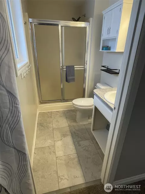 Bath - 5019 Marlin Ln, Pasco, WA 99301 photo 1 of 2