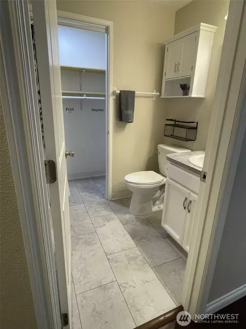 Bath - 5019 Marlin Ln, Pasco, WA 99301 photo 2 of 2