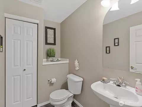 Bath - 11314 8th Pl W #B1, Everett, WA 98204 photo 1 of 2