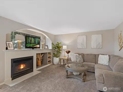 Living - 11314 8th Pl W #B1, Everett, WA 98204 photo 2 of 4