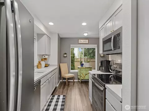 Kitchen - 11314 8th Pl W #B1, Everett, WA 98204 photo 4 of 5