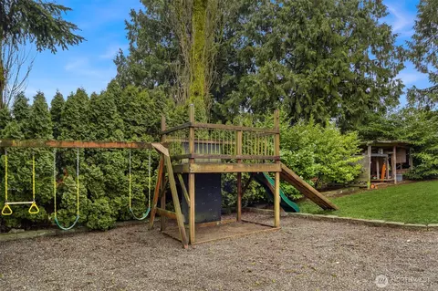 Exterior - 3526 111th Pl SE, Everett, WA 98208 photo 5 of 6