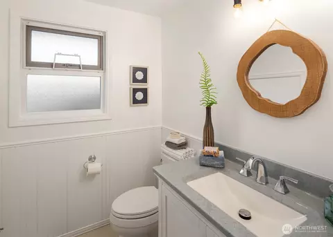 Bath - 3526 111th Pl SE, Everett, WA 98208 photo 1 of 4