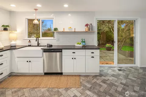 Kitchen - 3526 111th Pl SE, Everett, WA 98208 photo 2 of 2