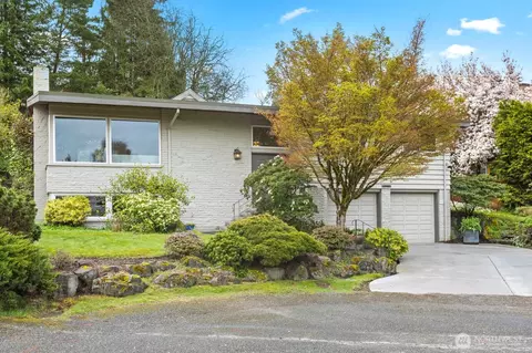 1105 NW Woodbine Pl, Seattle, WA 98177