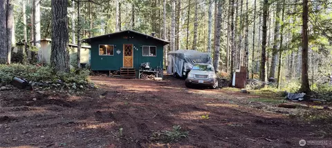 430 N Mount Jupiter Dr, Hoodsport, WA 98548