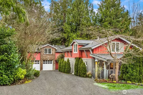 6575 NE Honeysuckle Ln, Bainbridge Island, WA 98110