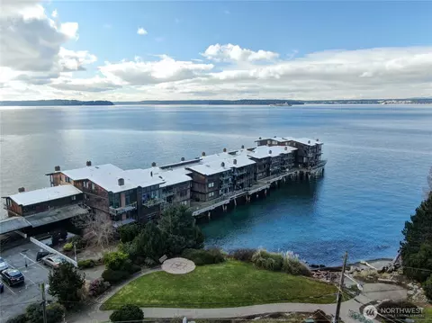 3717 Beach Dr SW #203, Seattle, WA 98116