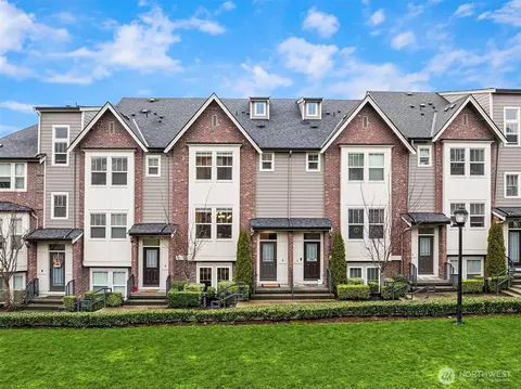 1363 Greenwich Walk NE, Issaquah, WA 98029