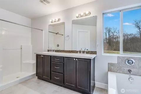 Bath - 309 Phoenix Ave SW, Orting, WA 98360 photo 1 of 4