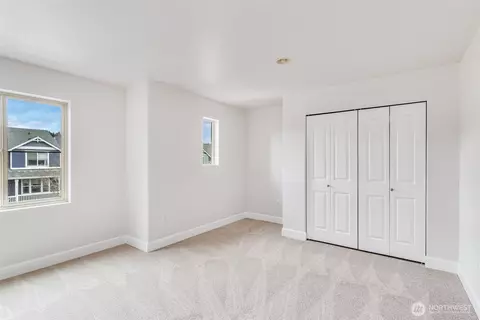 Bedroom - 309 Phoenix Ave SW, Orting, WA 98360 photo 5 of 7