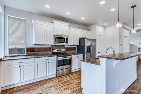 Kitchen - 309 Phoenix Ave SW, Orting, WA 98360 photo 1 of 5
