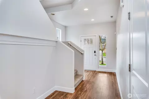 Entry Way - 309 Phoenix Ave SW, Orting, WA 98360 photo 2 of 3