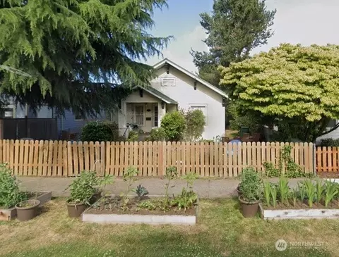 8336 Dibble Ave NW, Seattle, WA 98117