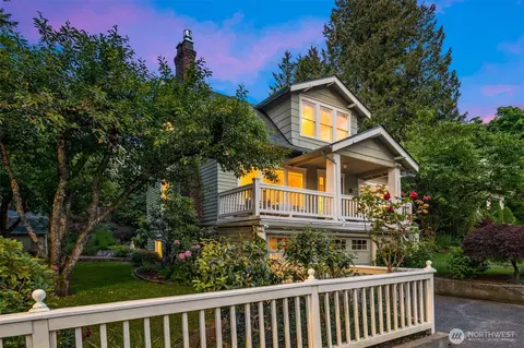 9642 48th Ave SW, Seattle, WA 98136