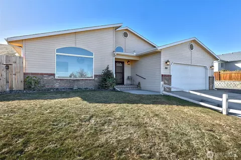 308 Lacey Ave, Selah, WA 98942