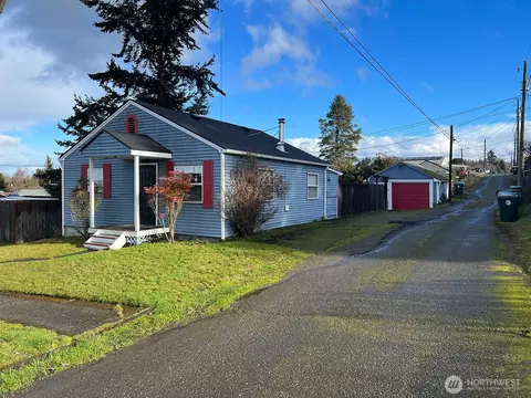 1009 S Vine St, Port Angeles, WA 98362