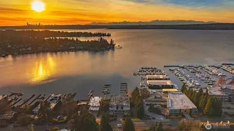 4823 Lake Washington Blvd NE #6, Kirkland, WA 98033