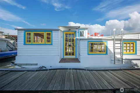 1080 W Ewing Pl #W-14, Seattle, WA 98119