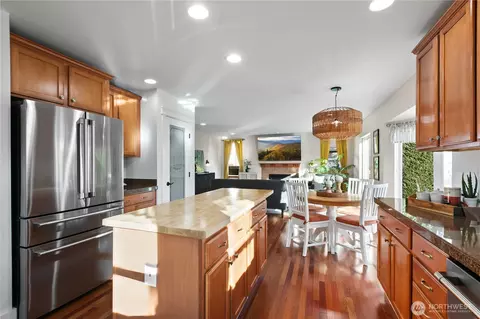 Kitchen - 4218 154th Pl SE, Bothell, WA 98012 photo 1 of 2