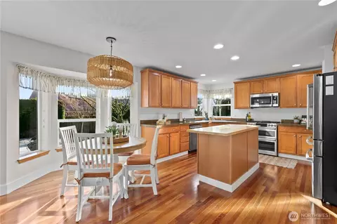Kitchen - 4218 154th Pl SE, Bothell, WA 98012 photo 2 of 2