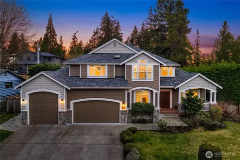7657 152nd Ave NE, Redmond, WA 98052