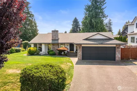 19924 Island Pkwy E, Lake Tapps, WA 98391
