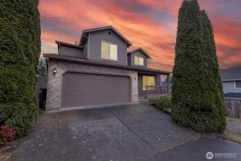 2405 NE 17th Pl, Renton, WA 98056
