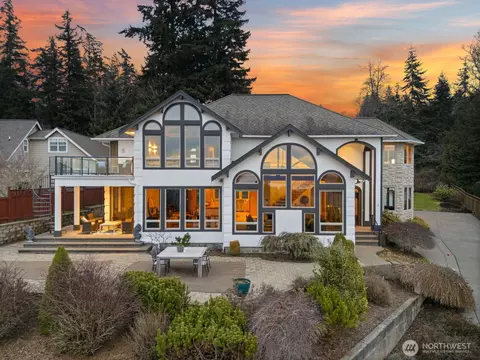 919 41st St, Bellingham, WA 98229