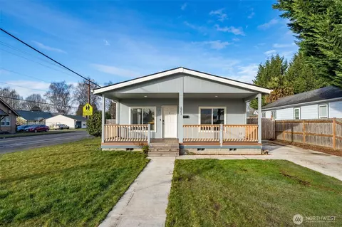 2952 Garfield St, Longview, WA 98632