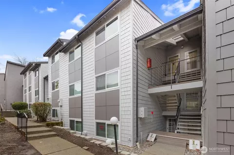 2020 Grant Ave S #L305, Renton, WA 98055
