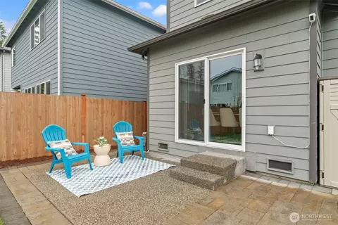 Exterior - 3811 194th Pl SE, Bothell, WA 98012 photo 3 of 5