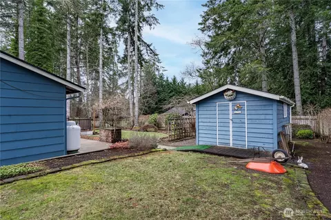 Exterior - 380 E Mountain View Dr, Allyn, WA 98524 photo 12 of 12