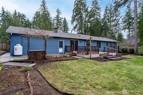 Exterior - 380 E Mountain View Dr, Allyn, WA 98524 photo 8 of 12