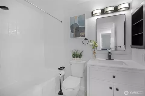 Bath - 17208 29th Dr SE, Bothell, WA 98012 photo 3 of 3