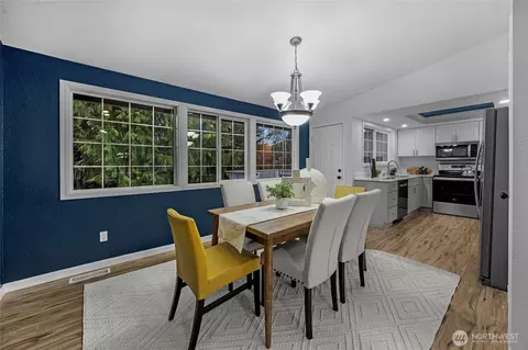 Dining - 17208 29th Dr SE, Bothell, WA 98012 photo 2 of 3