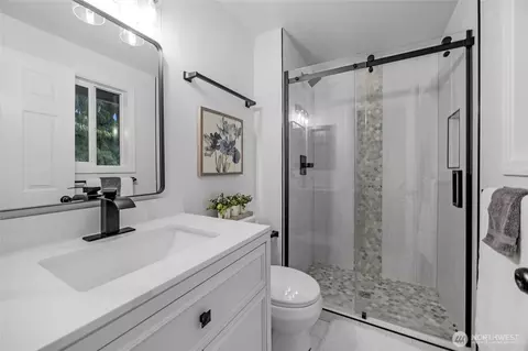 Bath - 17208 29th Dr SE, Bothell, WA 98012 photo 1 of 3