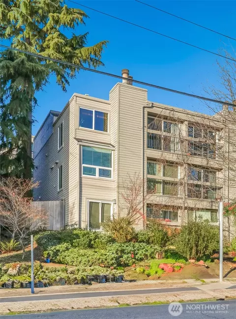 202 W Olympic Pl #205, Seattle, WA 98119