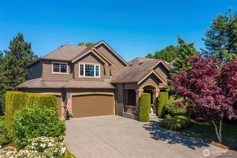 6820 Denny Peak Dr SE, Snoqualmie, WA 98065