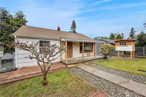 515 Clark Ave N, Kent, WA 98030