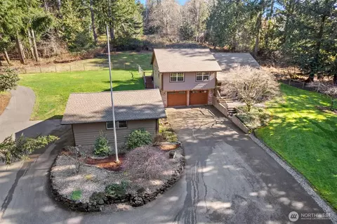9128 Otis Beach St NE, Olympia, WA 98516