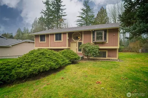 1240 NE Magnum Ct, Bremerton, WA 98311