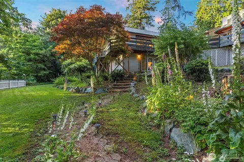 1210 E Blackburn Rd, Mount Vernon, WA 98274