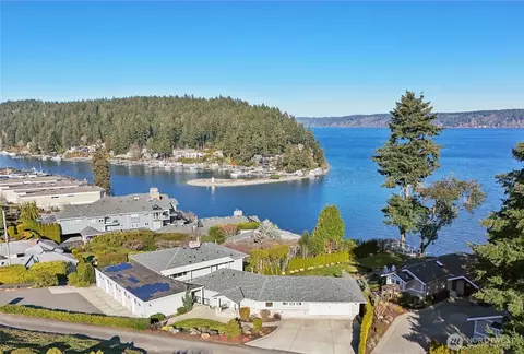 7133 Grandview Pl, Gig Harbor, WA 98335