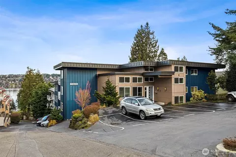 3825 NE 155th Pl #201, Lake Forest Park, WA 98155