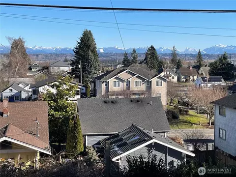 3425 Colby Ave #203, Everett, WA 98201 photo 2