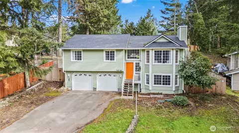 3838 Chum Ln NW, Bremerton, WA 98312