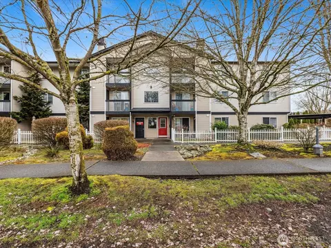 16517 Currie Rd SE #B203, Monroe, WA 98272