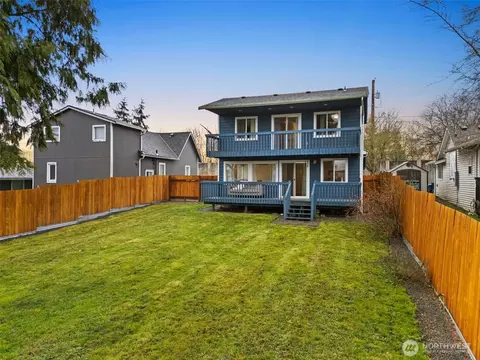 Exterior - 2123 Harrison Ave, Everett, WA 98201 photo 5 of 5